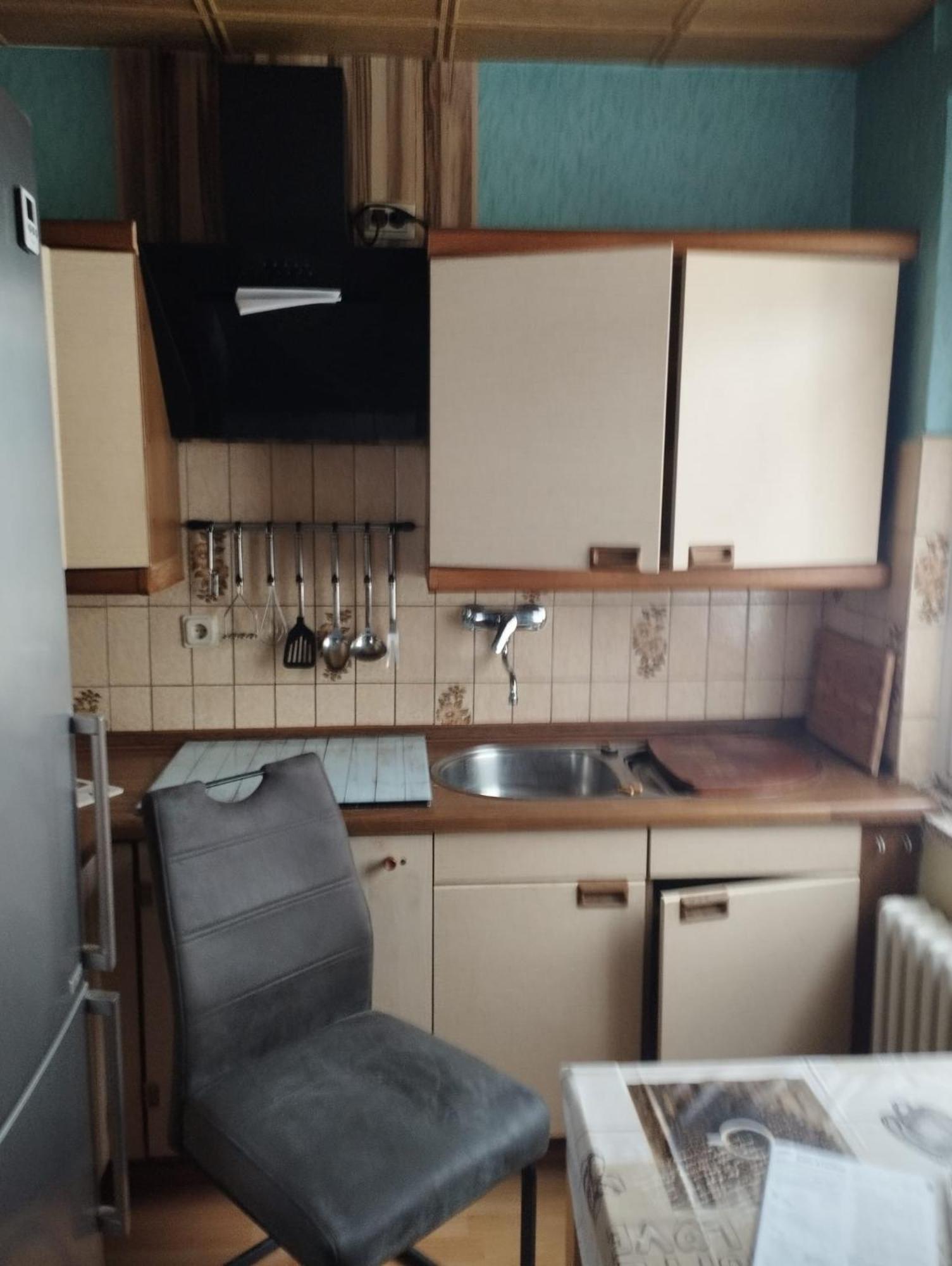 Red Dot Apartment Kamen